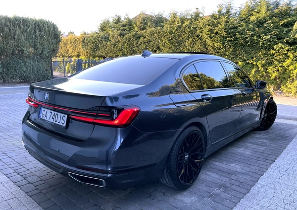 BMW Seria 7 cena 229000 przebieg: 49000, rok produkcji 2020 z Gdynia małe 121